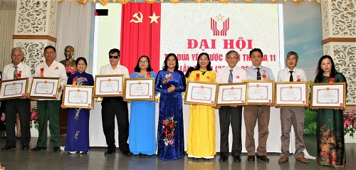 ảnh đại hội khen b.jpg