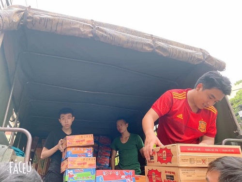 ảnh at85ng quà BV tâm thần a.jpg