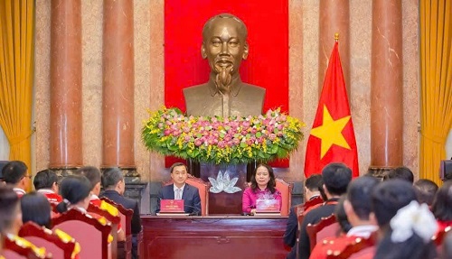 tin 4.6daa.jpg