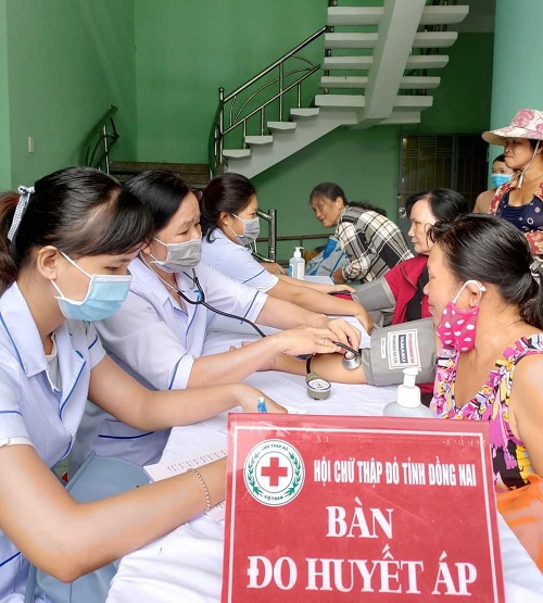 1331.khám%20bệnh%20trảng%20Bom.jpg